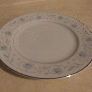English Garden fine china dinner plate